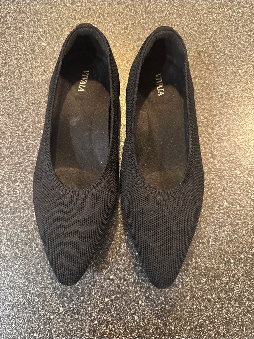 Women’s VIVALA Black Pointed Knit Slip-On Flats - size 37.5 (7)